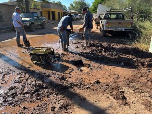 OOMAPAS REALIZA TRABAJOS DE REPARACIÓN EN LÍNEA DE AGUA EN LA COLONIA ATARDECERES