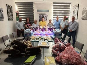 ENTREGA GOBIERNO MUNICIPAL MATERIAL DE LIMPIEZA A INSTITUCIONES EDUCATIVAS