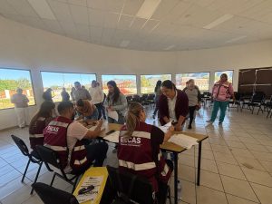 ENTREGA DE BECAS DE CRÉDITO EDUCATIVO A ESTUDIANTES DEL MUNICIPIO