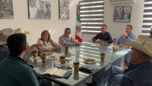 SE REÚNEN ALCALDES DE LA REGIÓN PARA COORDINAR REHABILITACIÓN DE CAMINOS VECINALES