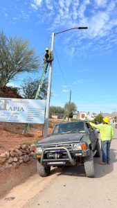 MEJORAN ILUMINACIÓN EN LA ENTRADA SUR DE SAHUARIPA CON NUEVAS LUMINARIAS LED