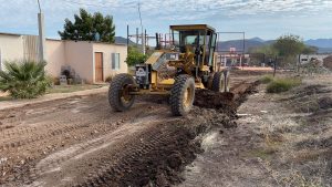 TRABAJOS DE RASPADO Y NIVELACIÓN EN COLONIA CECYTES