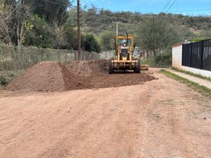 REALIZA GOBIERNO MUNICIPAL MANTENIMIENTO Y NIVELACIÓN DE CALLES EN COLONIA ATARDECERES